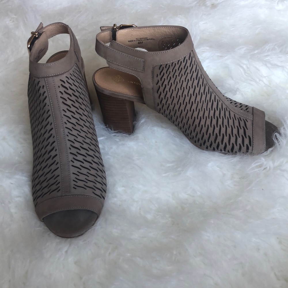 [Antonio Melani] Laycee Laser Cut Heel Sandal